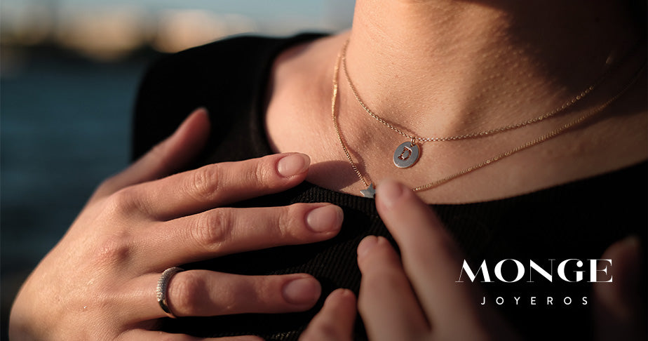 Joyas personalizadas para regalar en pareja: grabados, iniciales y más