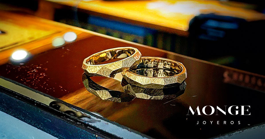 Qué es el chapado en oro y cuáles son sus diferencias con el baño