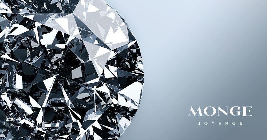 Cómo limpiar tus joyas con diamantes para que brillen como el primer día