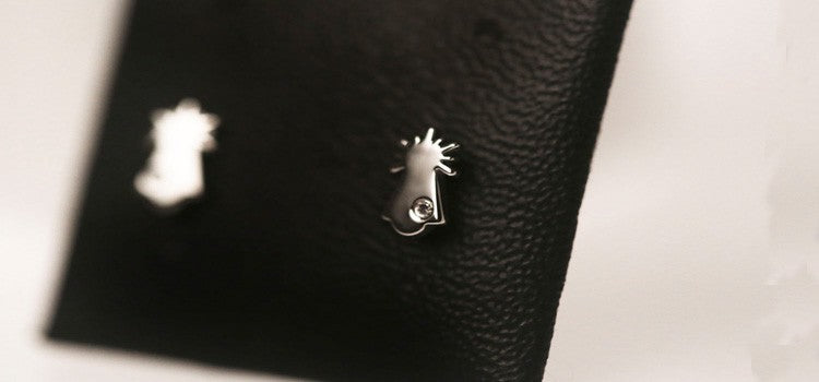 PENDIENTES BEBE VIRGEN CON DIAMANTE BLANCO