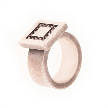 anillo black quadrat