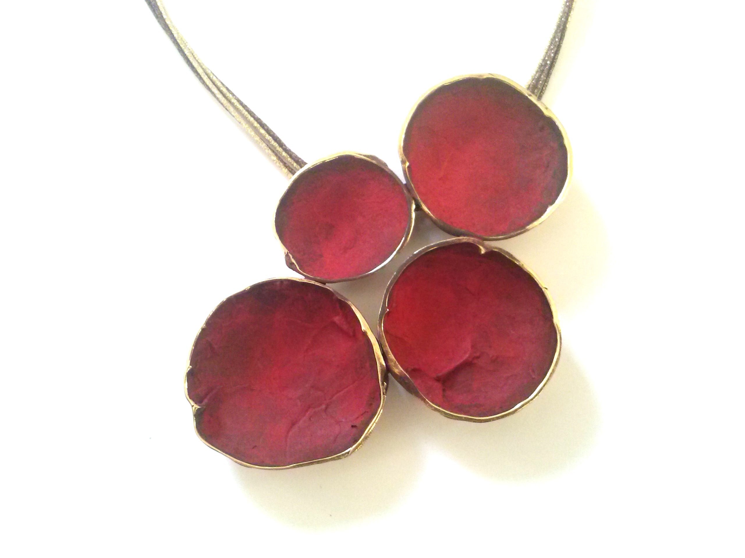 colgante bronce rojo fili plaza