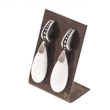 pendiente koule white