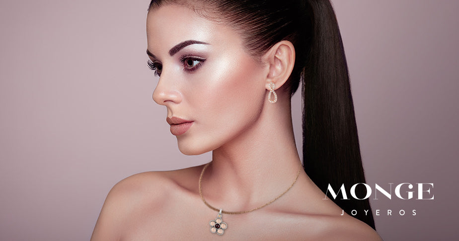 Cómo combinar pendientes y colgantes a la perfección