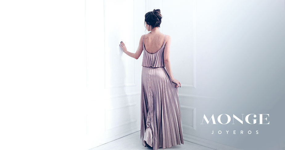 Consejos para combinar joyas y vestidos