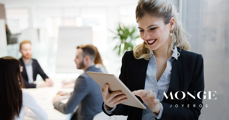 Consejos para llevar joyas en la oficina