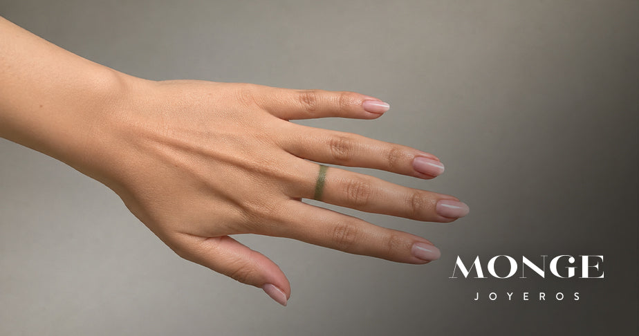 ¿Tu anillo te deja una marca verde en el dedo? Descubre por qué sucede y cómo evitarlo