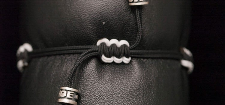 PULSERA COFRADE BLANCO Y NEGRO