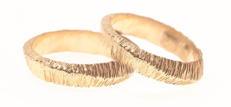 ALIANZAS CHECKERED ORO AMARILLO