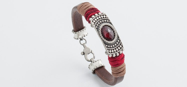 PULSERA RAIVE CUERO GRANATE