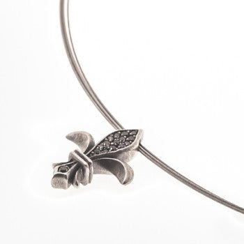 COLGANTE FLOR DE LIS NOIR